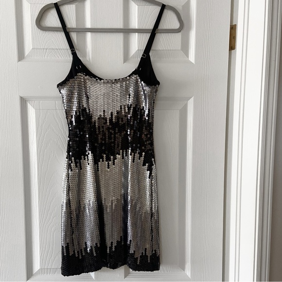 GUESS | Sparkly sequin dress - Picture 4 of 5